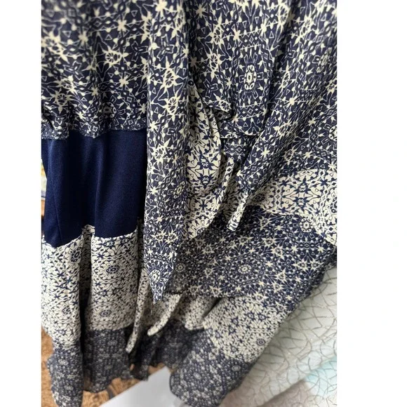 Bethany‎ Navy Blue & White Tiered Ruffle Shift Dress – Size 12 - Picture 5 of 8